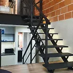 דירה Two-level Catchy Loft & Castle