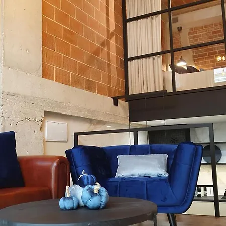 Apartment Two-level Catchy Loft & Castle