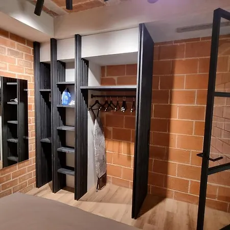 Two-level Catchy Loft & Castle Apartment *